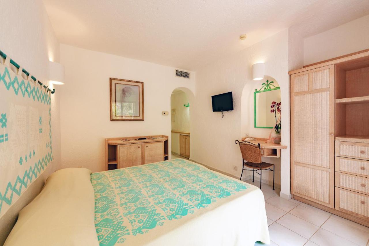 Hotel Punta Est Baja Sardinia Luaran gambar