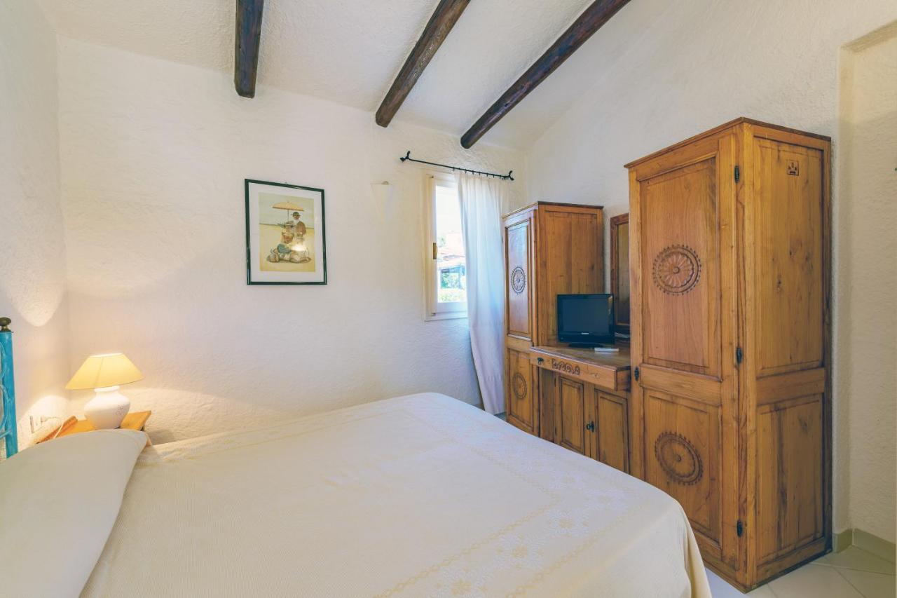 Hotel Punta Est Baja Sardinia Luaran gambar
