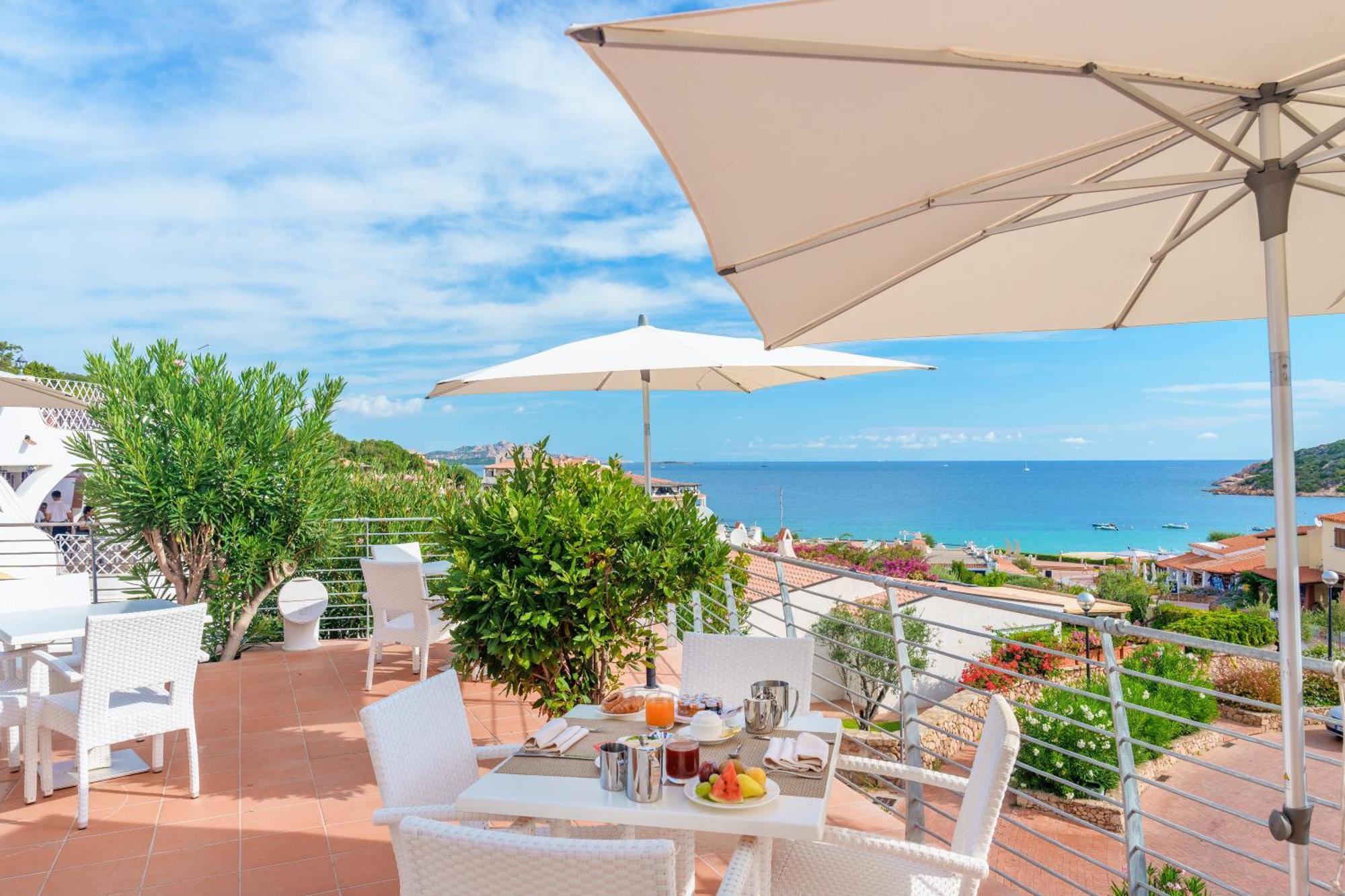 Hotel Punta Est Baja Sardinia Luaran gambar